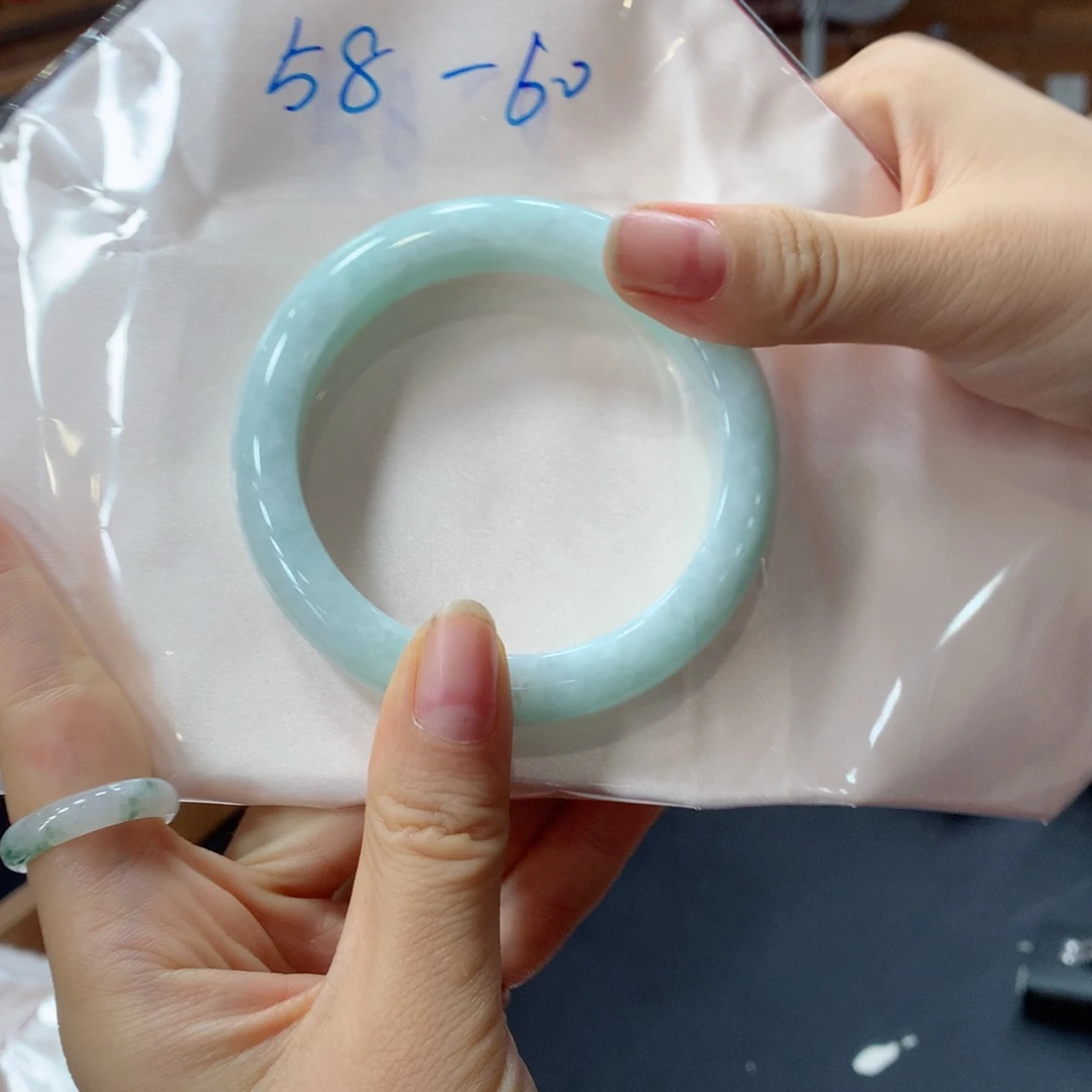 翡翠未镶嵌手镯买断