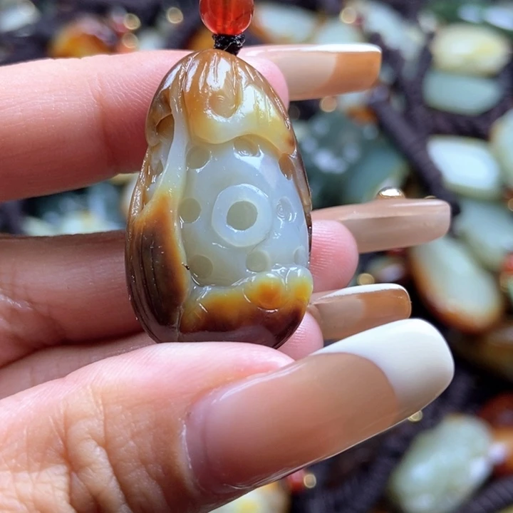 和田玉颈饰未镶嵌