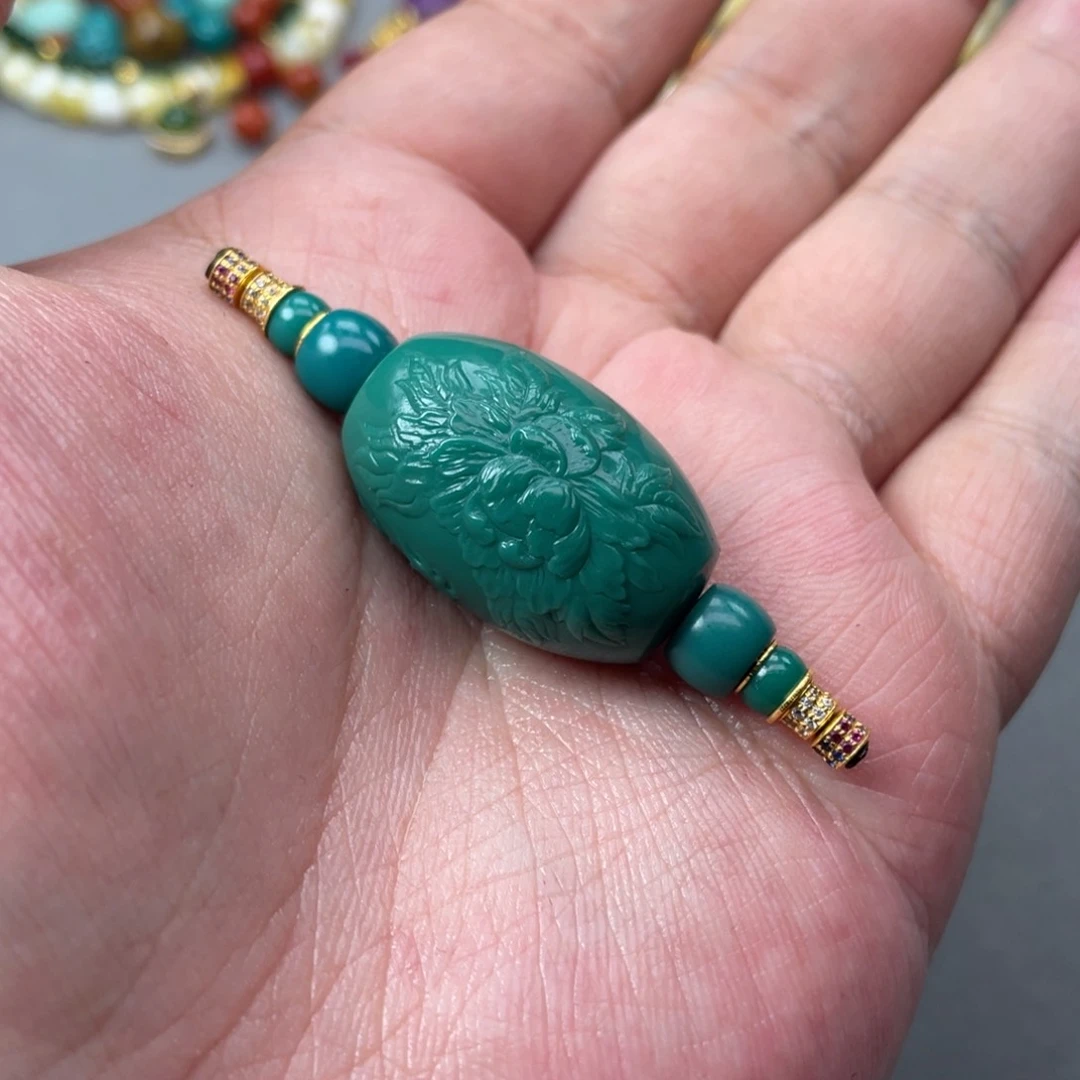 琥珀珠宝奇石未镶嵌