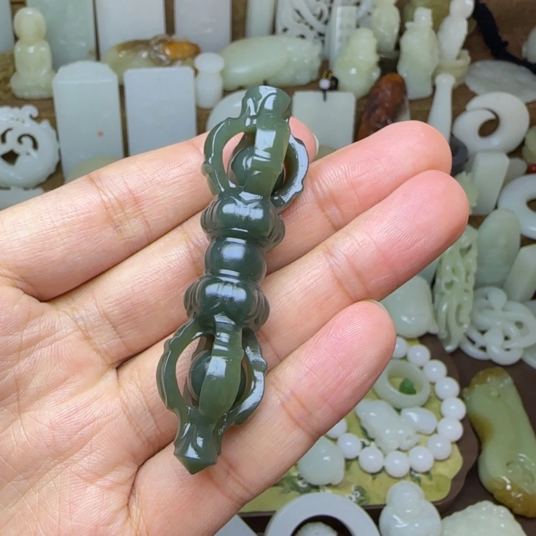 和田玉未镶嵌挂件金刚杵