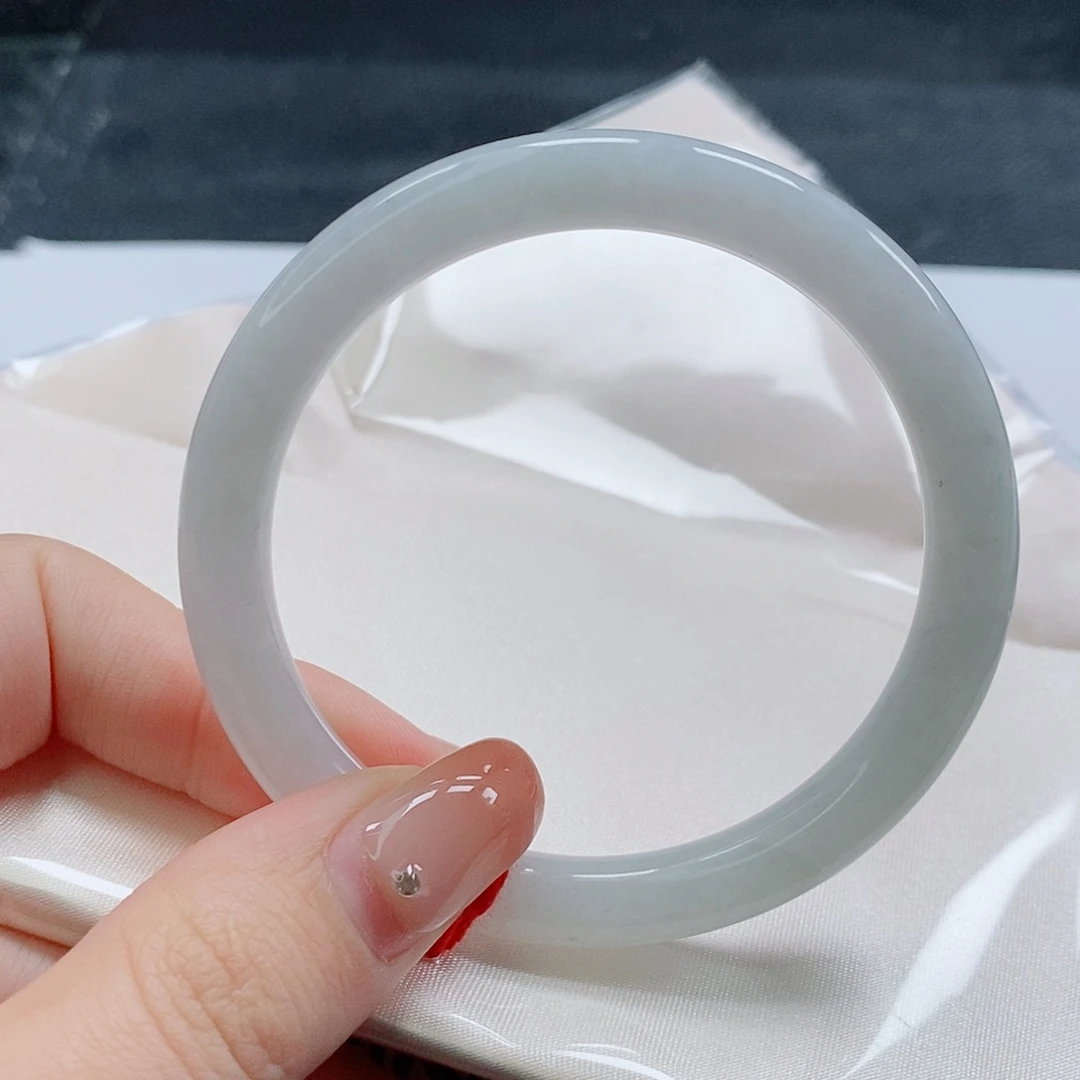 【闪购商品】未镶嵌手镯（圆镯）翡翠532号