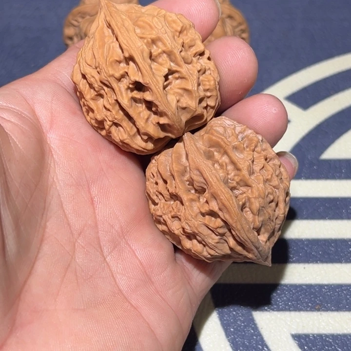 文玩核桃把件39鸡心