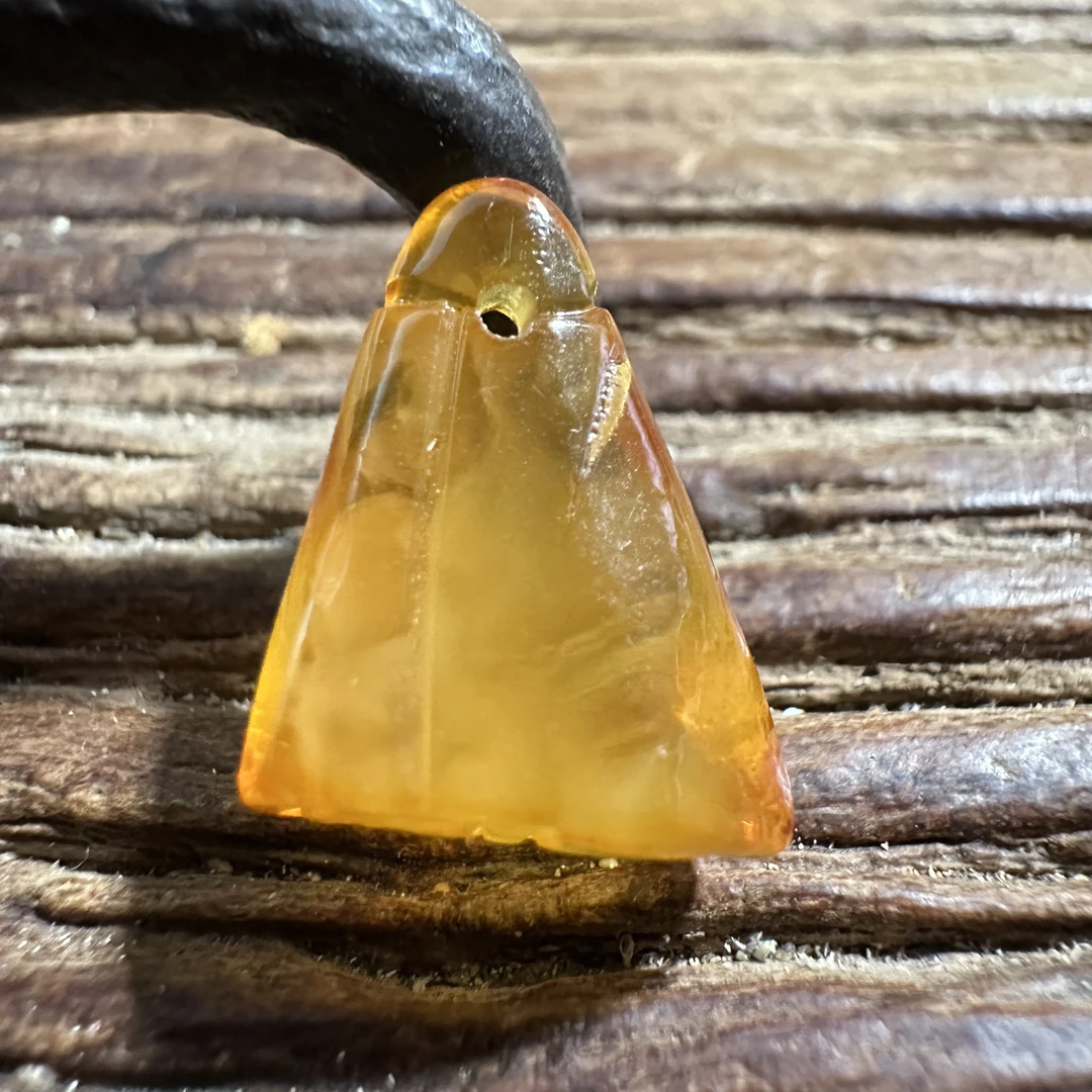 精品天然琥珀吊坠2d18n259p2y5au2n1