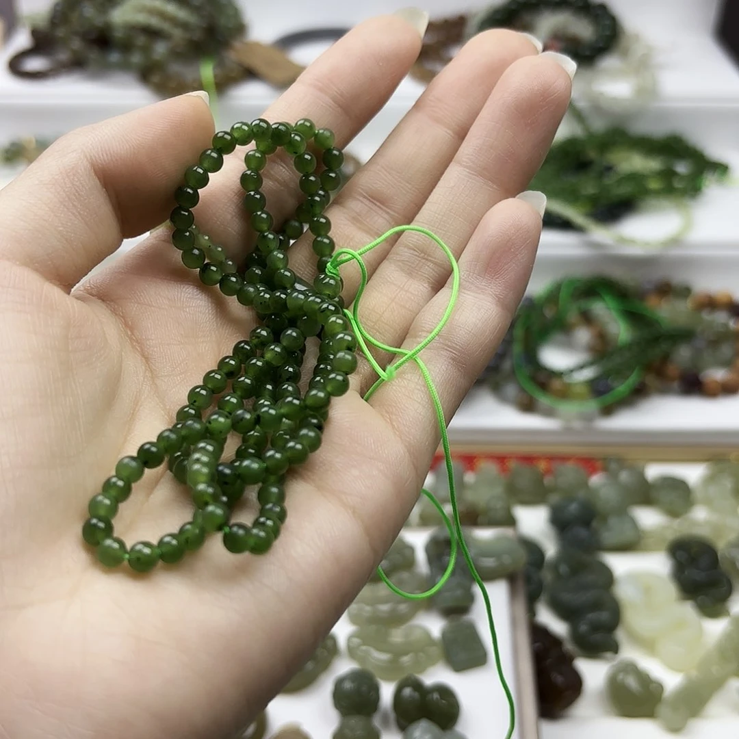 和田玉颈饰未镶嵌4mm碧玉带黑点