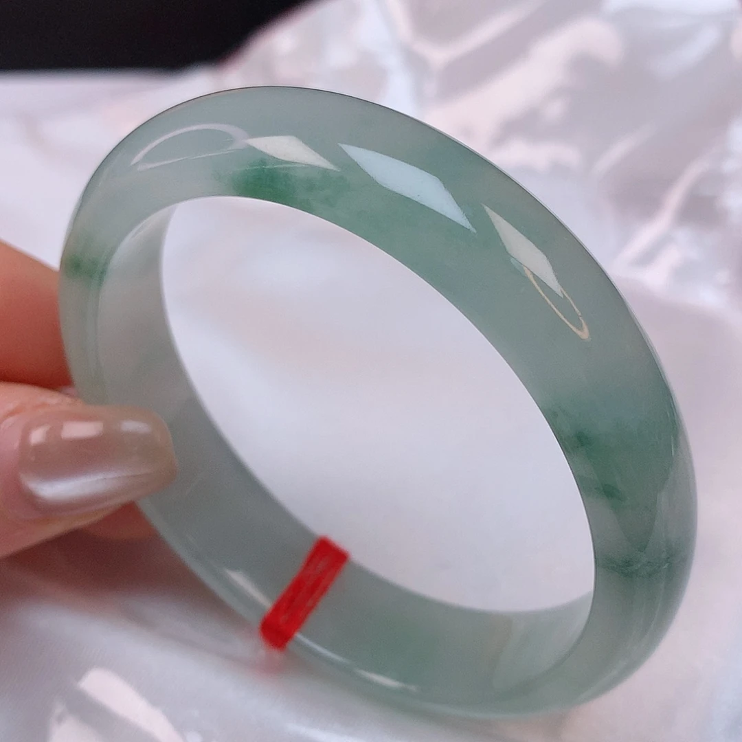 【闪购商品】翡翠手镯未镶嵌54+贵妃