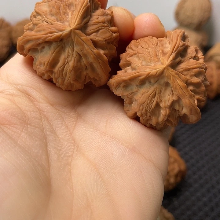 一***生文玩核桃把件40盘山075