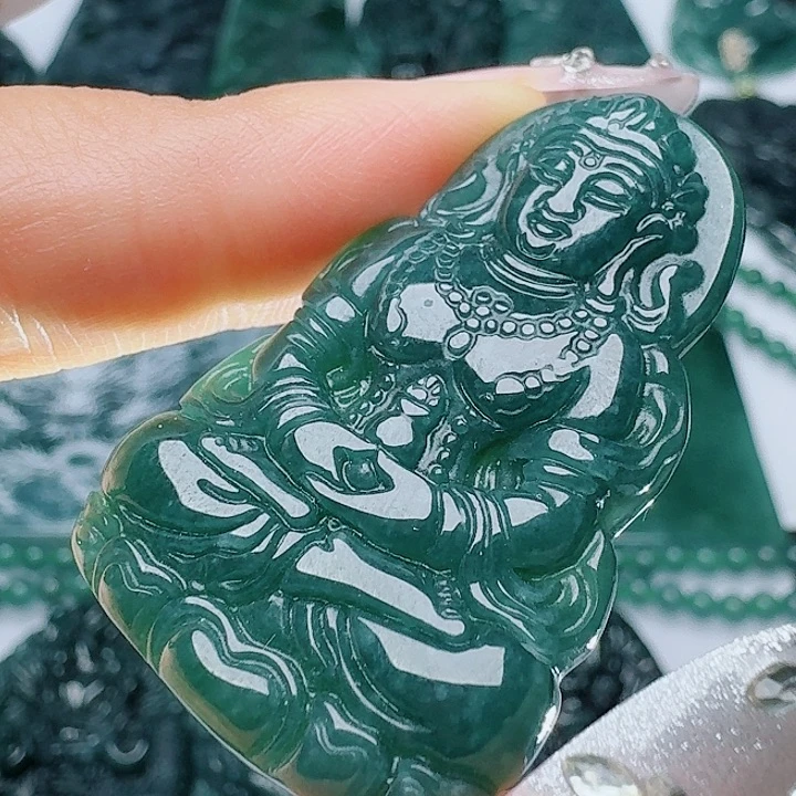 翡翠未镶嵌颈饰天然的A货翡翠多样性发其一