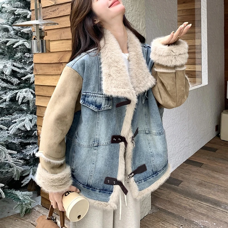 2025冬季新款设计感牛仔拼接皮毛一体女棉服气质加厚保暖短外套女