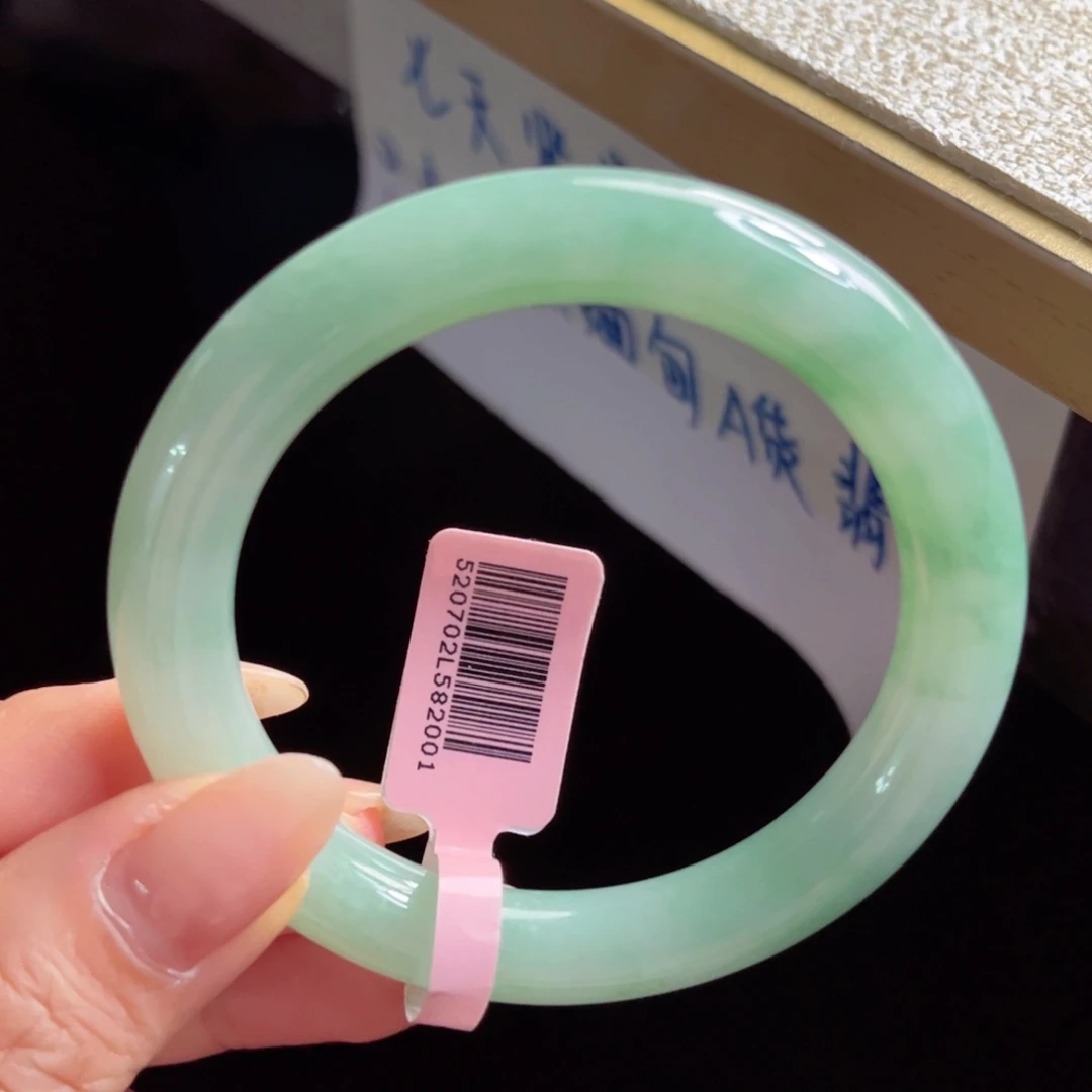 翡翠未镶嵌手镯手镯