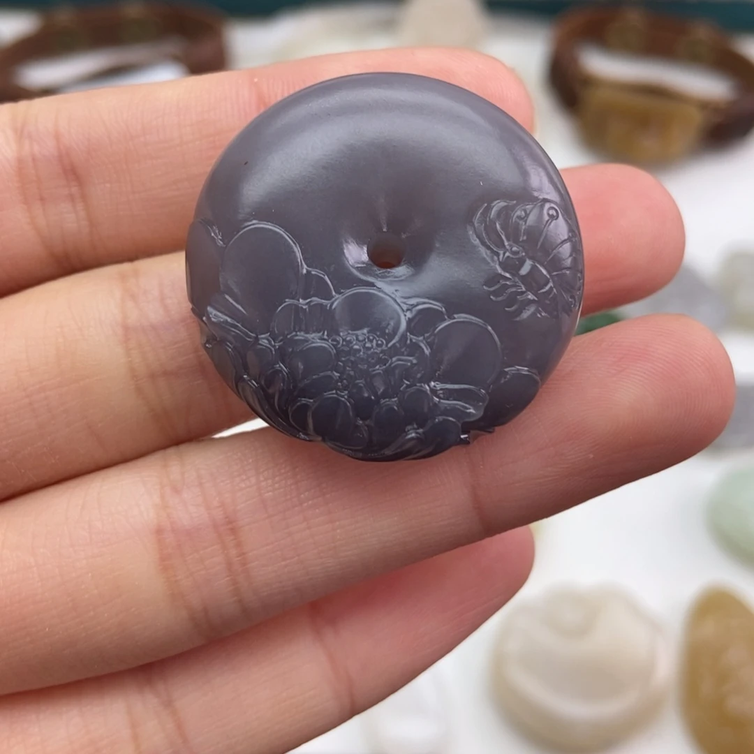 和田玉吊坠未镶嵌