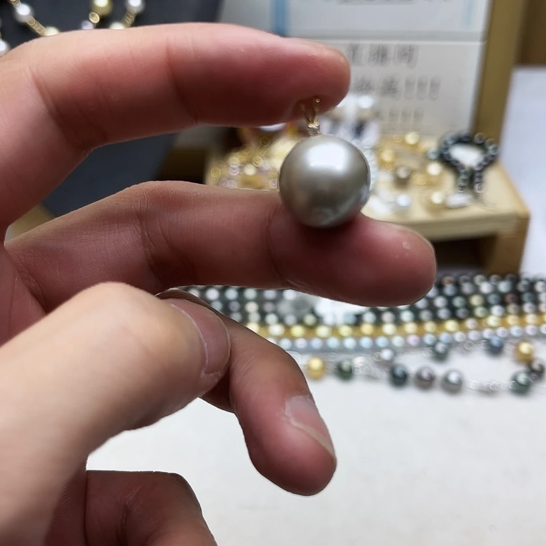 颈饰海水珍珠18K金镶嵌