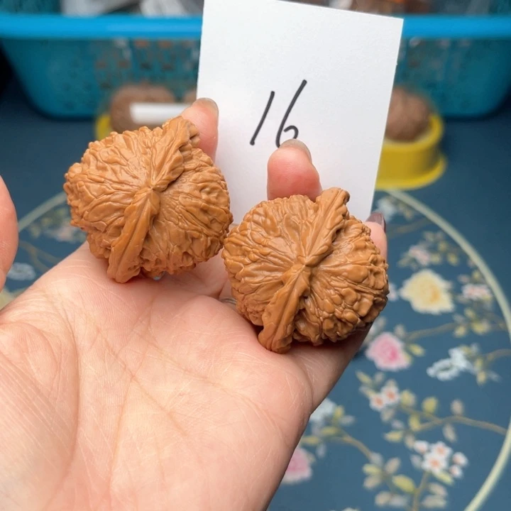 文玩核桃把件42白狮子