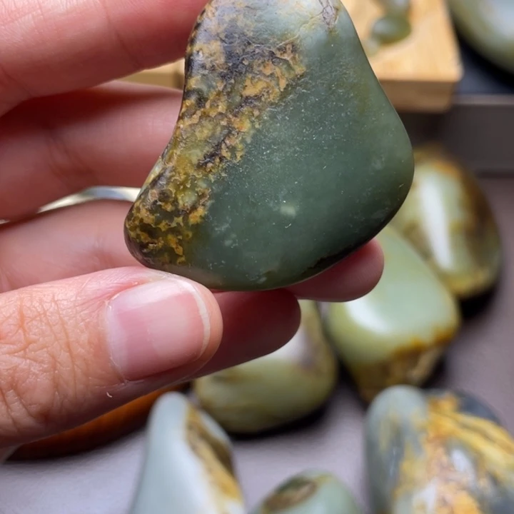和田玉未镶嵌颈饰5
