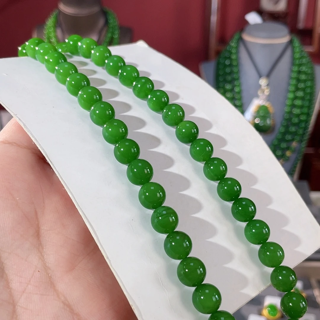 颈饰未镶嵌和田玉（碧玉）