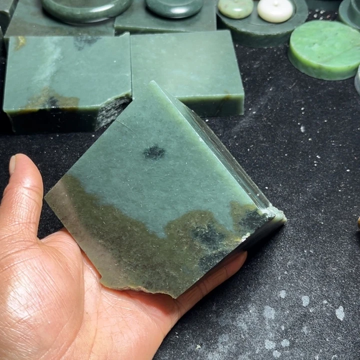 和田玉（糖玉）未镶嵌珠宝奇石