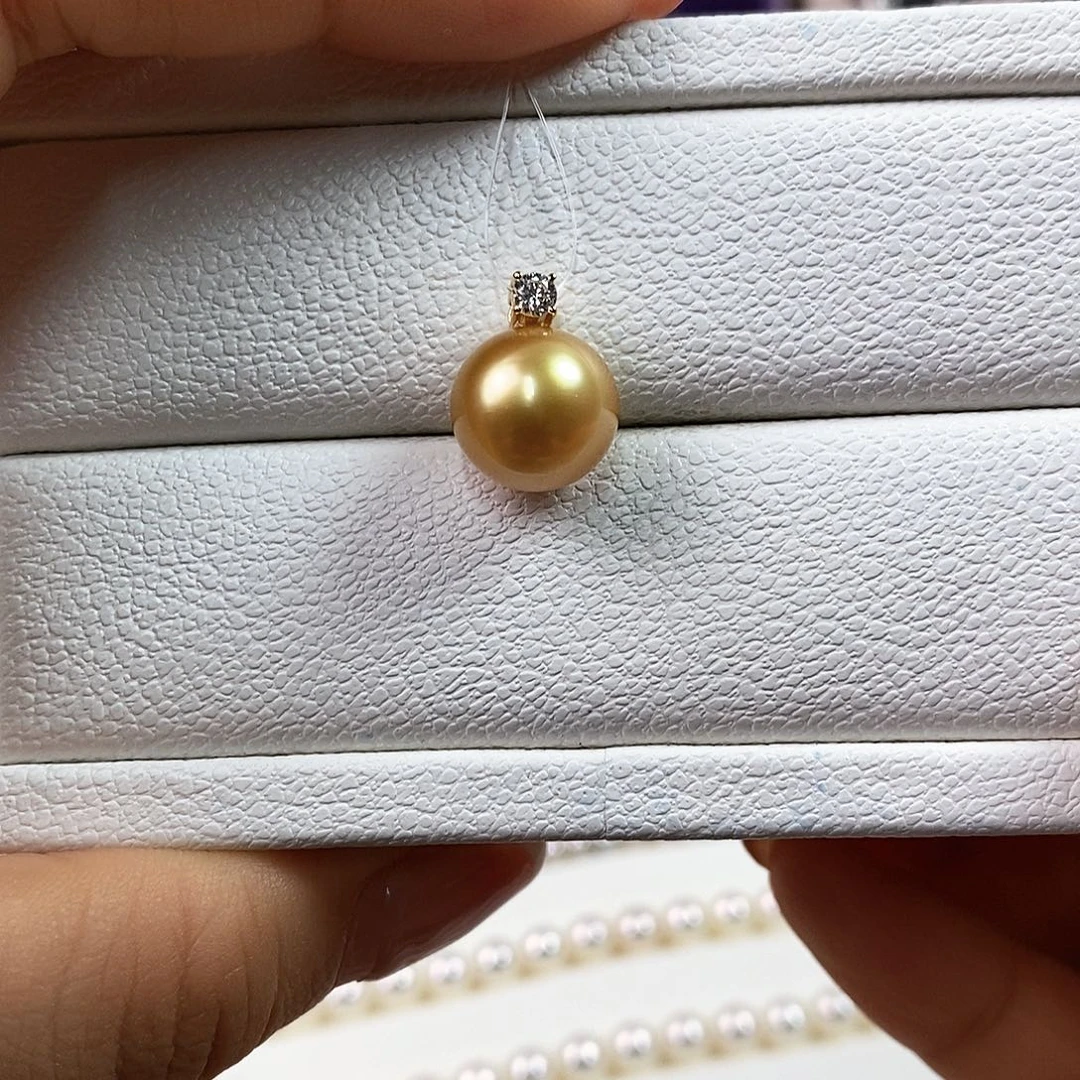 吊坠(不含链)海水珍珠18K金镶嵌11-12mm南洋金珠吊坠（极微瑕）