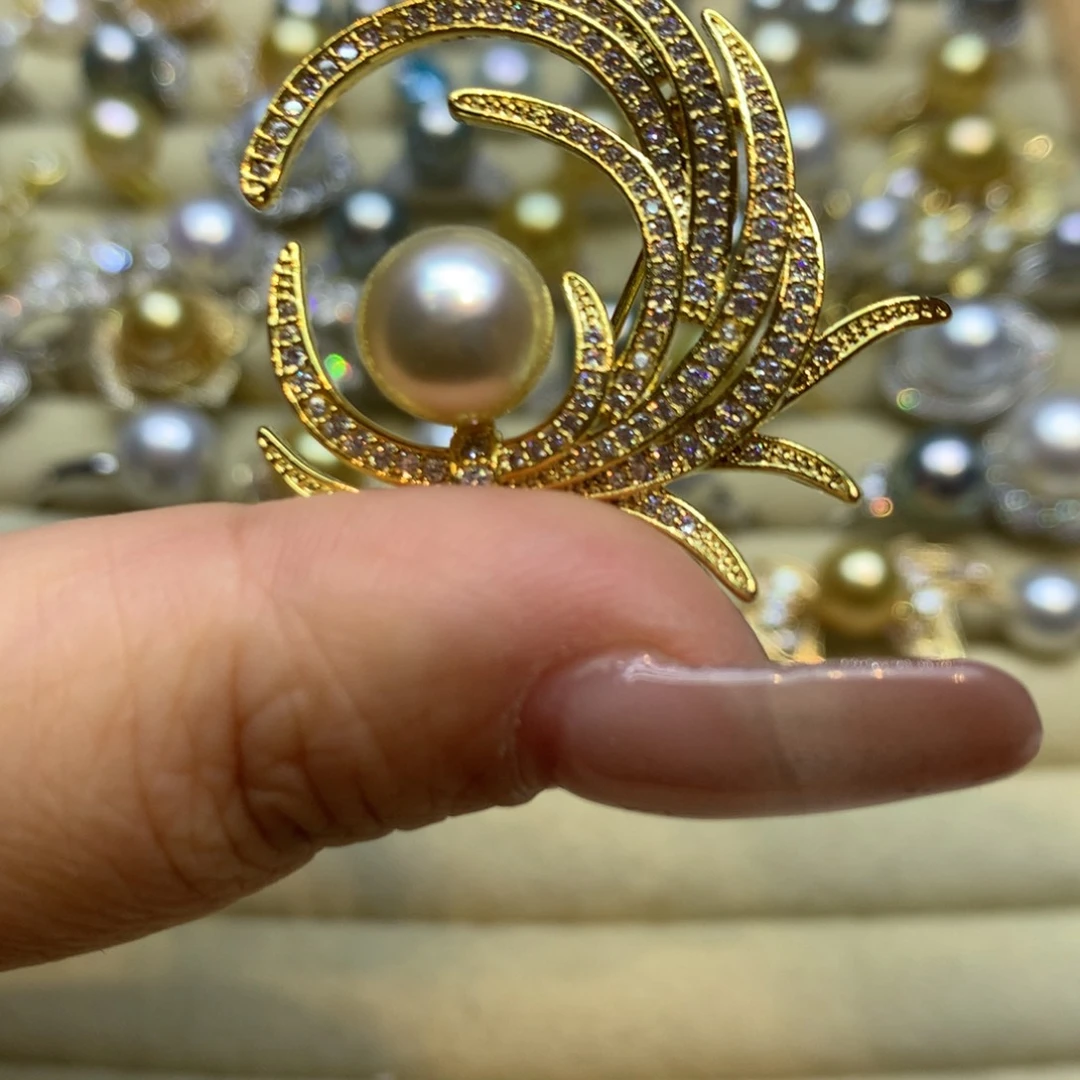 未镶嵌胸饰海水珍珠