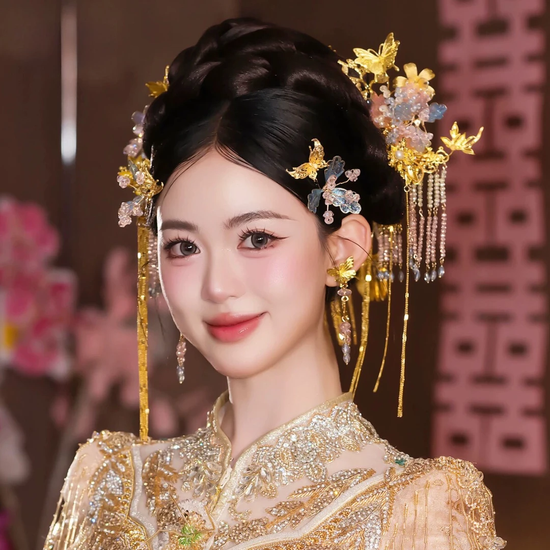 金粉蓝秀禾浅色新中式新娘头饰晨袍小汉服发饰蝴蝶造液花朵后区