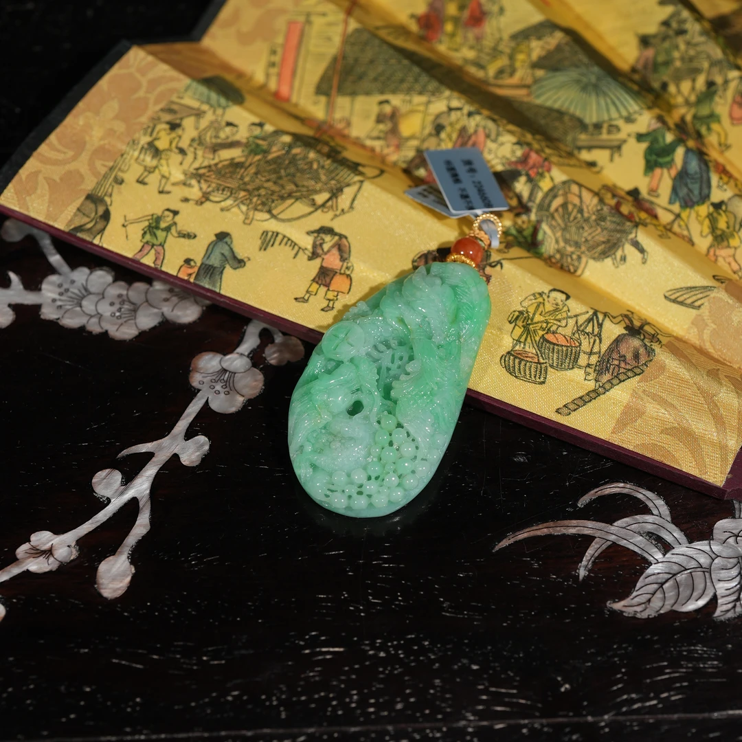 2.6香港王老板-翡翠镶嵌吊坠kb95