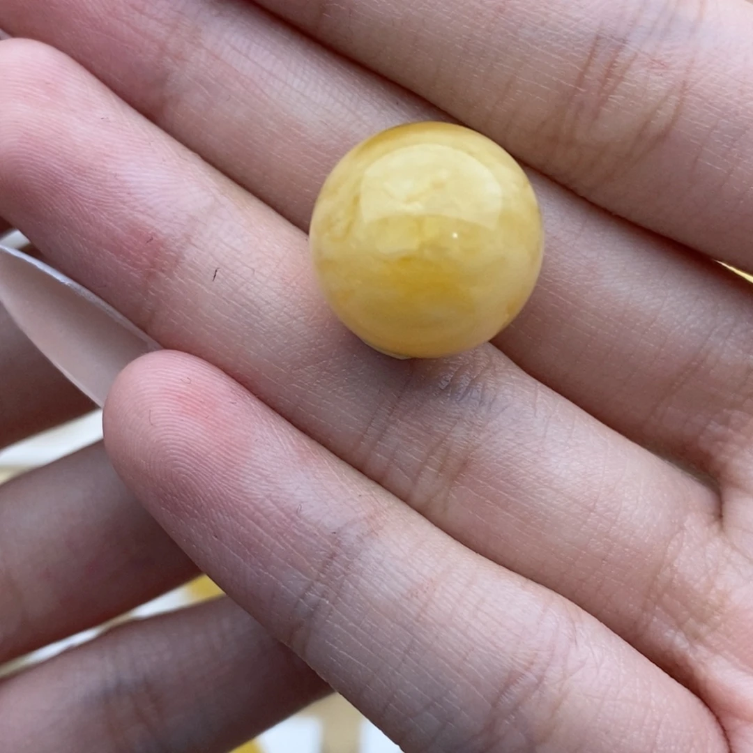 往****蜜蜡未镶嵌裸石飘花珠子