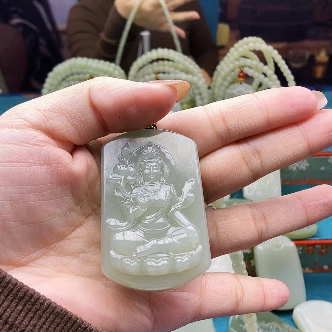 小***翠和田玉未镶嵌颈饰