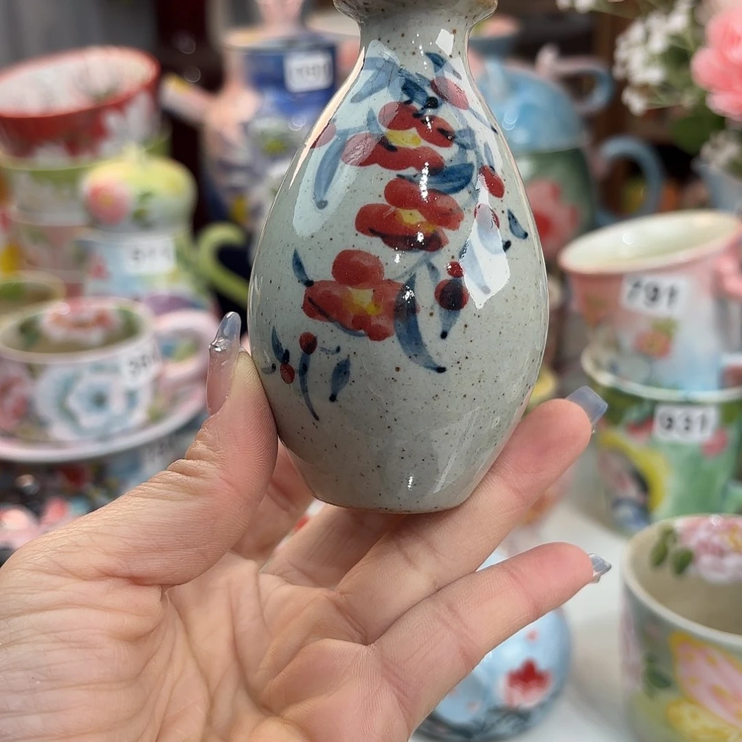 瓷片在干嘛我也要你抱啊哈