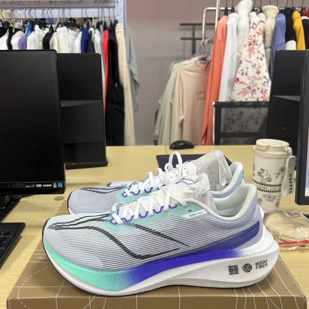 《B品以直播展示为准》后脚跟脏(X773)李宁男子运动跑鞋ARMT037-9