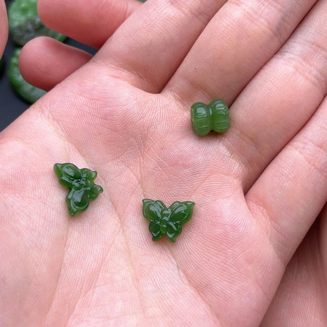 【闪购商品】颈饰未镶嵌和田玉小*