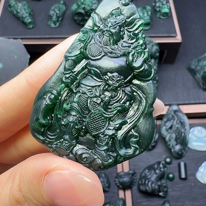 定制翡翠未镶嵌挂件