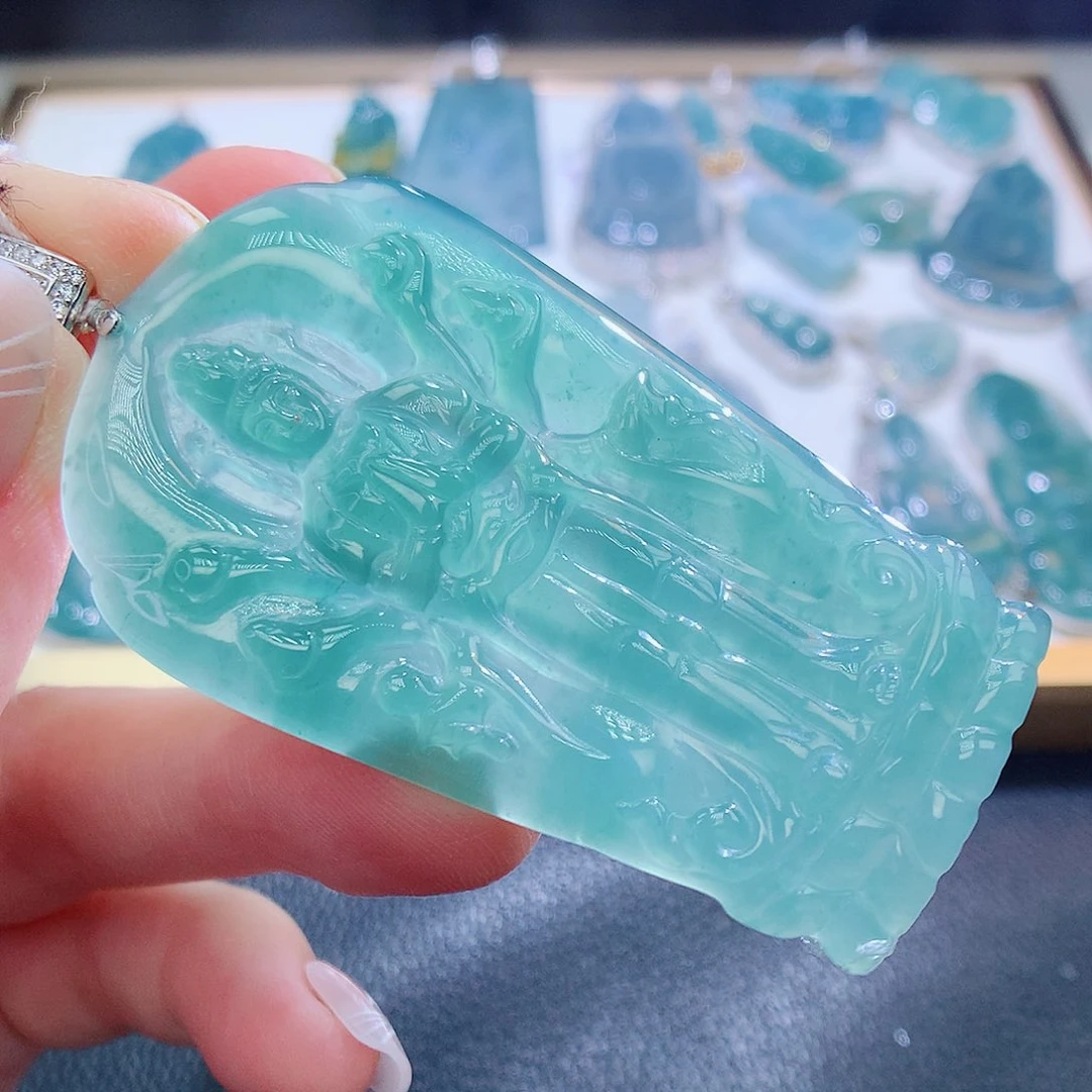 翡翠颈饰未镶嵌翡翠