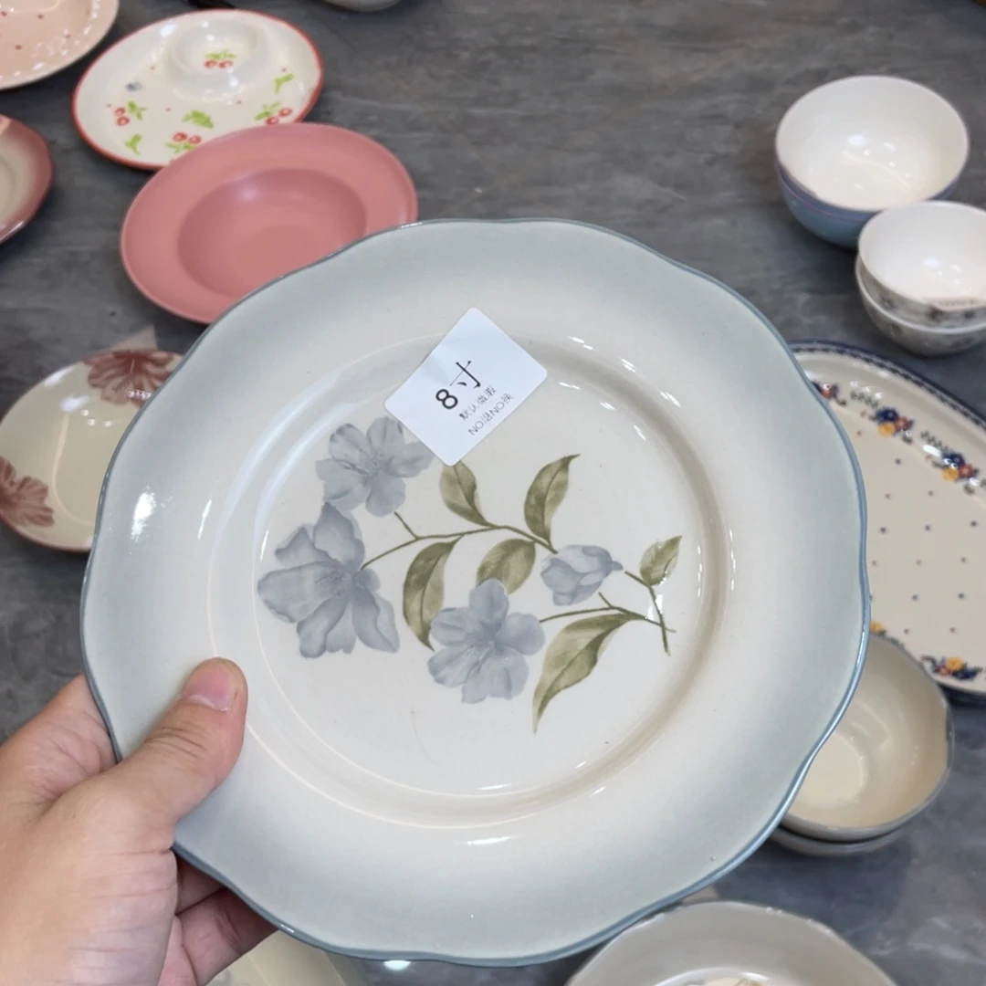 陶瓷微瑕餐具介意勿拍，满18飞！