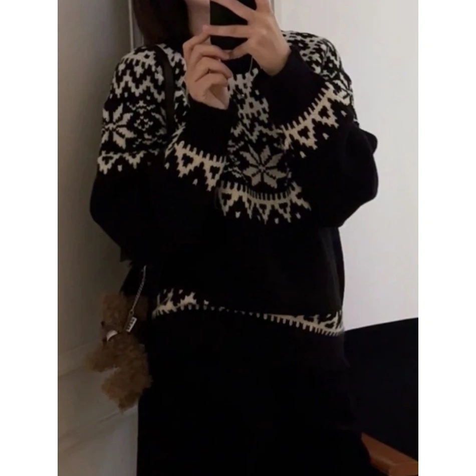 月牙领韩系氛围感穿搭慵懒松弛感圆领针织毛衣女秋冬新款宽松上衣