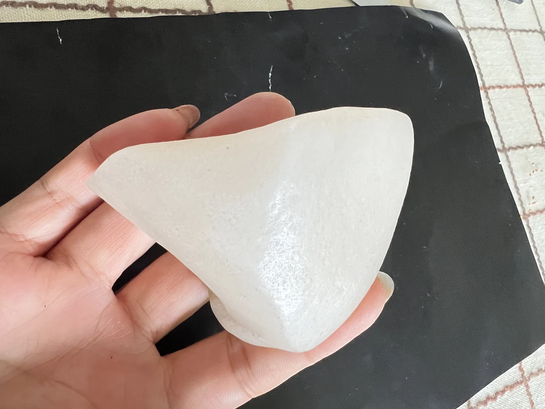 新疆哈密小子料观赏小摆件、手把玩，重量：200克