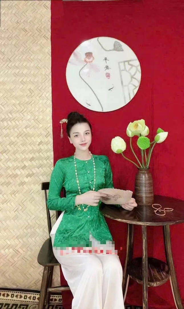 越南民族修身服饰盘扣长袖圆领上衣气质时尚提花显瘦设计民族风
