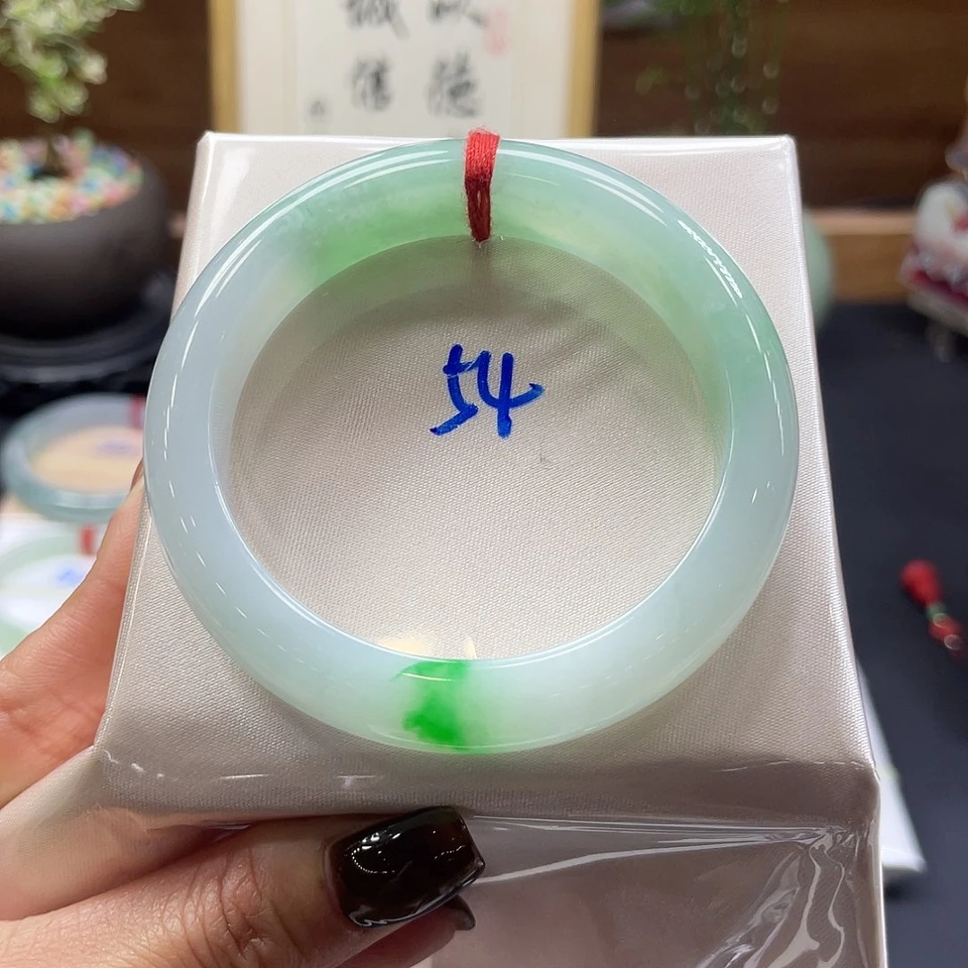 翡翠未镶嵌手镯9 号