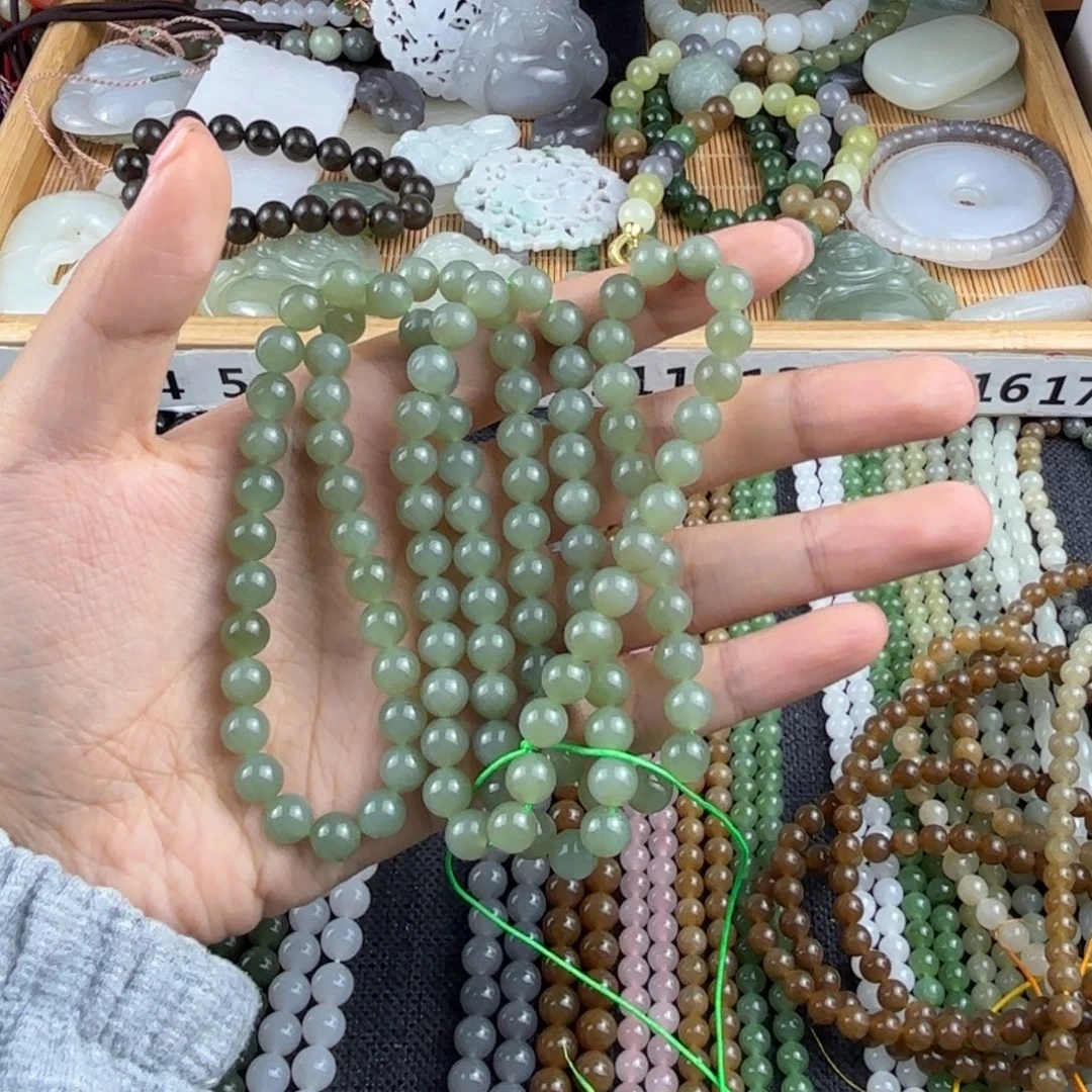 桃***呀和田玉未镶嵌颈饰