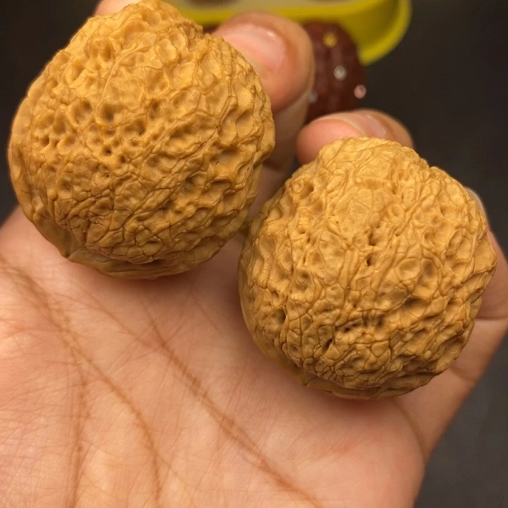 文玩核桃吊坠41尺牡丹绣球
