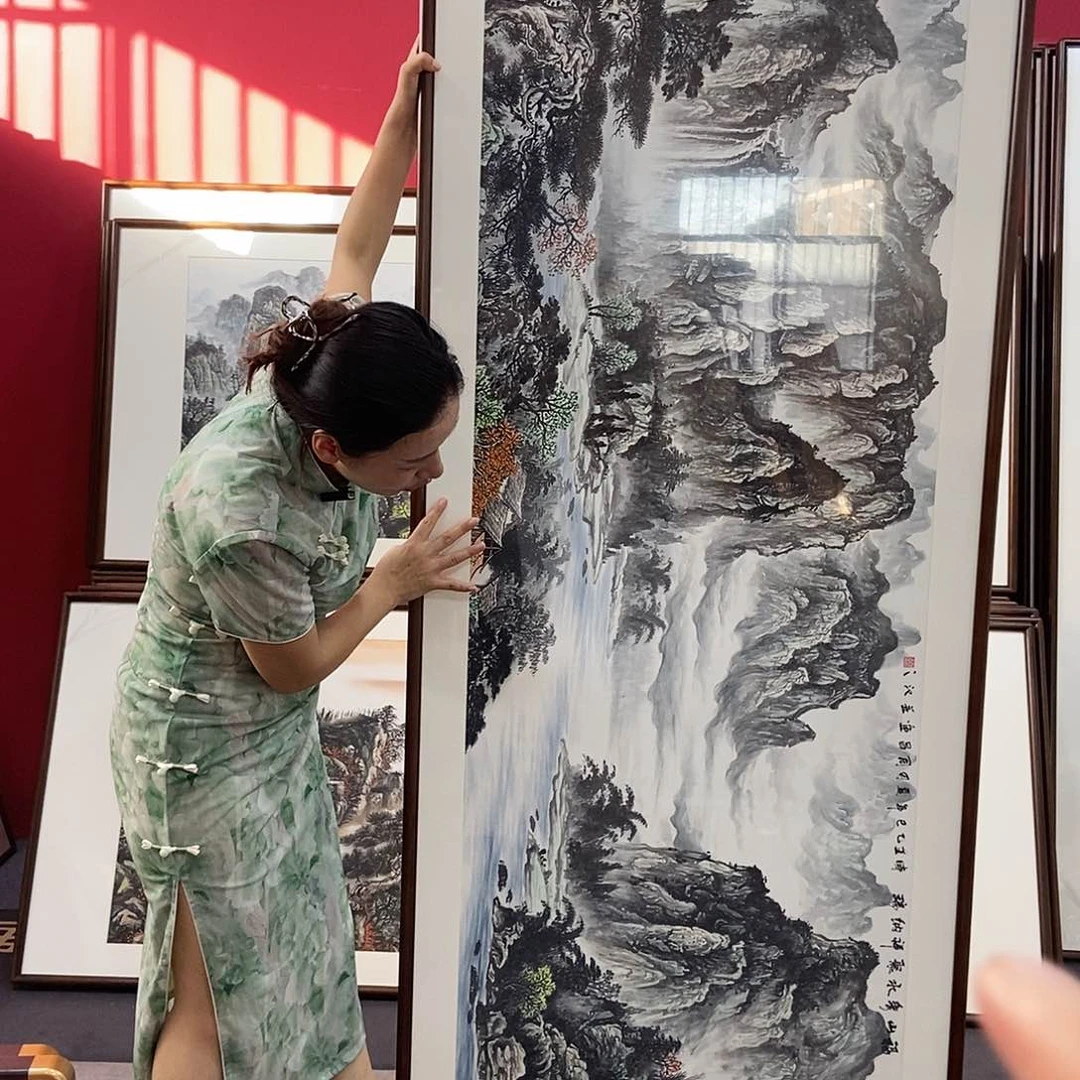 国画带框绘画作品