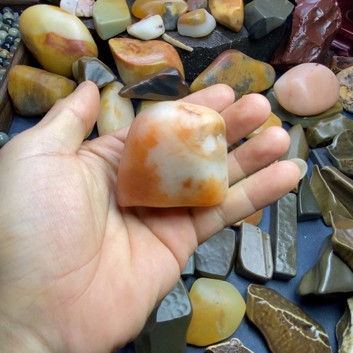 乌尔禾金丝丝原石