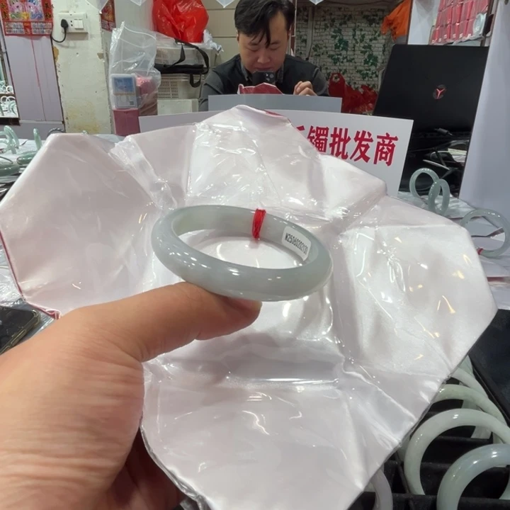 翡翠未镶嵌手镯缅甸翡翠 A 货手镯