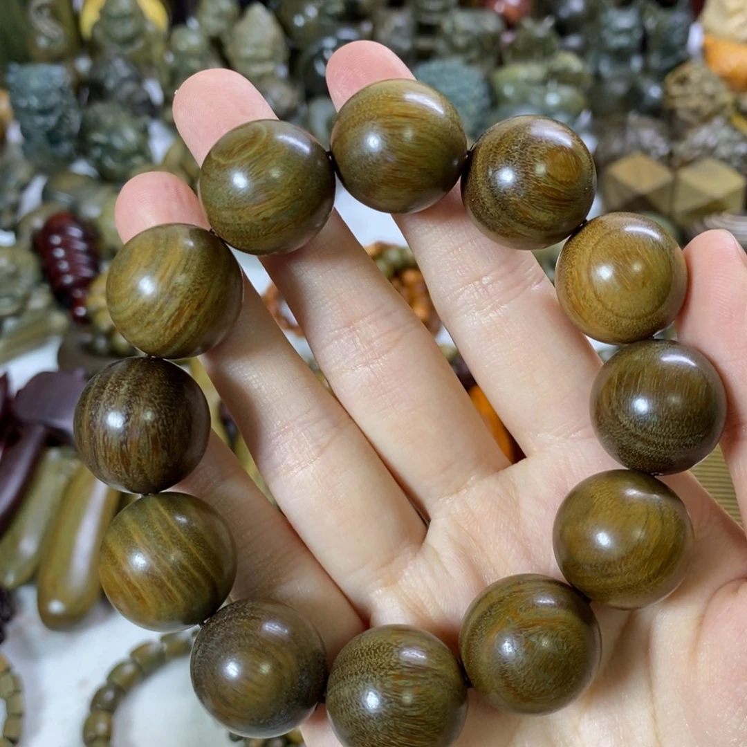 嘉***航木绿檀木料工艺品