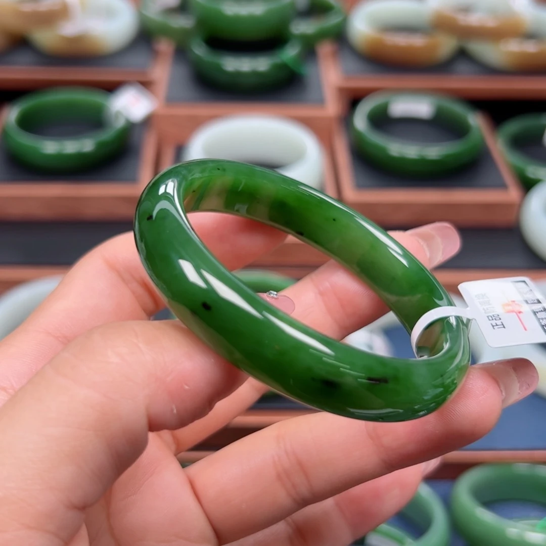 未镶嵌手镯和田玉（碧玉）