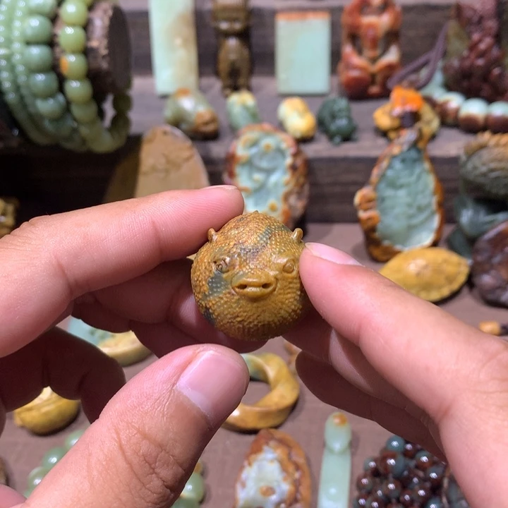 岫岩河磨玉（透闪石质玉）未镶嵌把件