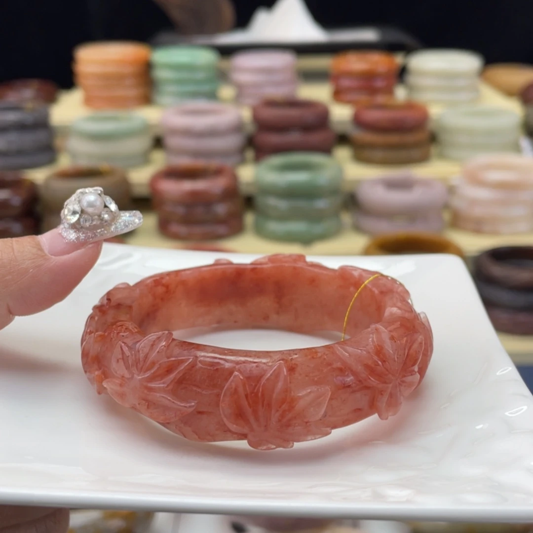 【闪购商品】石英质玉手镯未镶嵌我****果