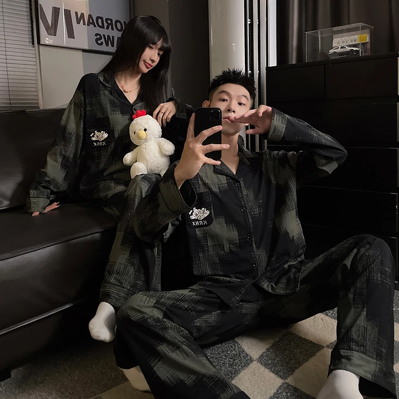 2025年新款春秋季情侣睡衣女纯棉长袖黑色开衫大码男士家居服套装
