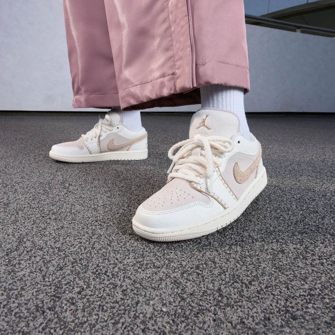 耐克乔丹圣诞系列女冬日AJ1板鞋新款温暖配色运动鞋Jordan HV4268