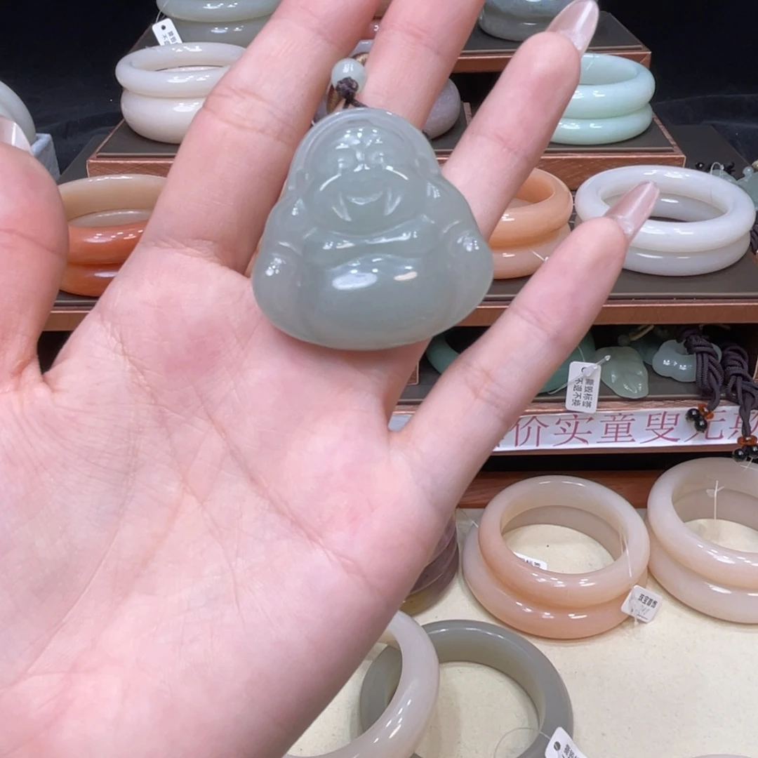 未镶嵌手镯石英质玉