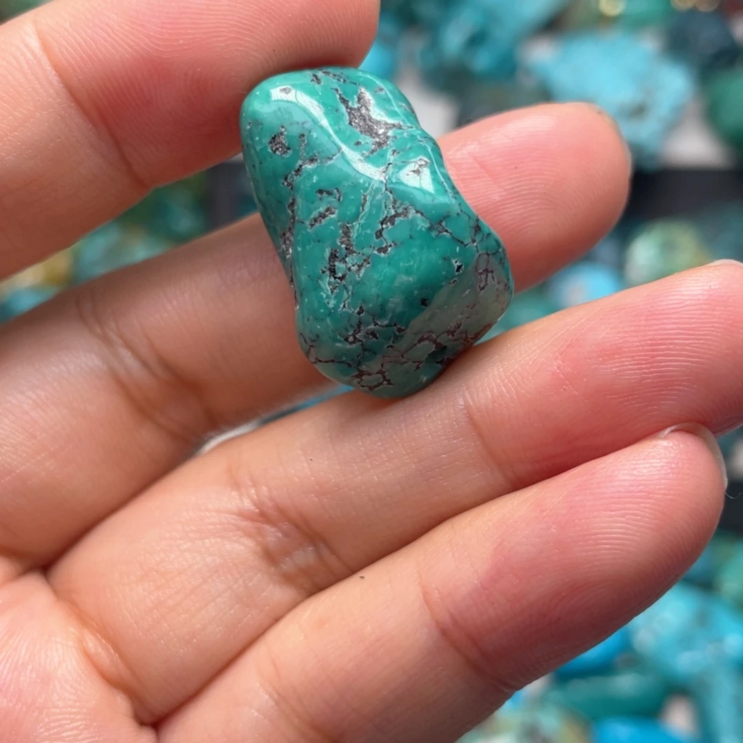 线****绿松石未镶嵌颈饰