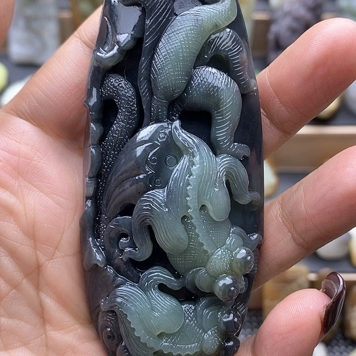 颈饰未镶嵌和田玉（糖玉）