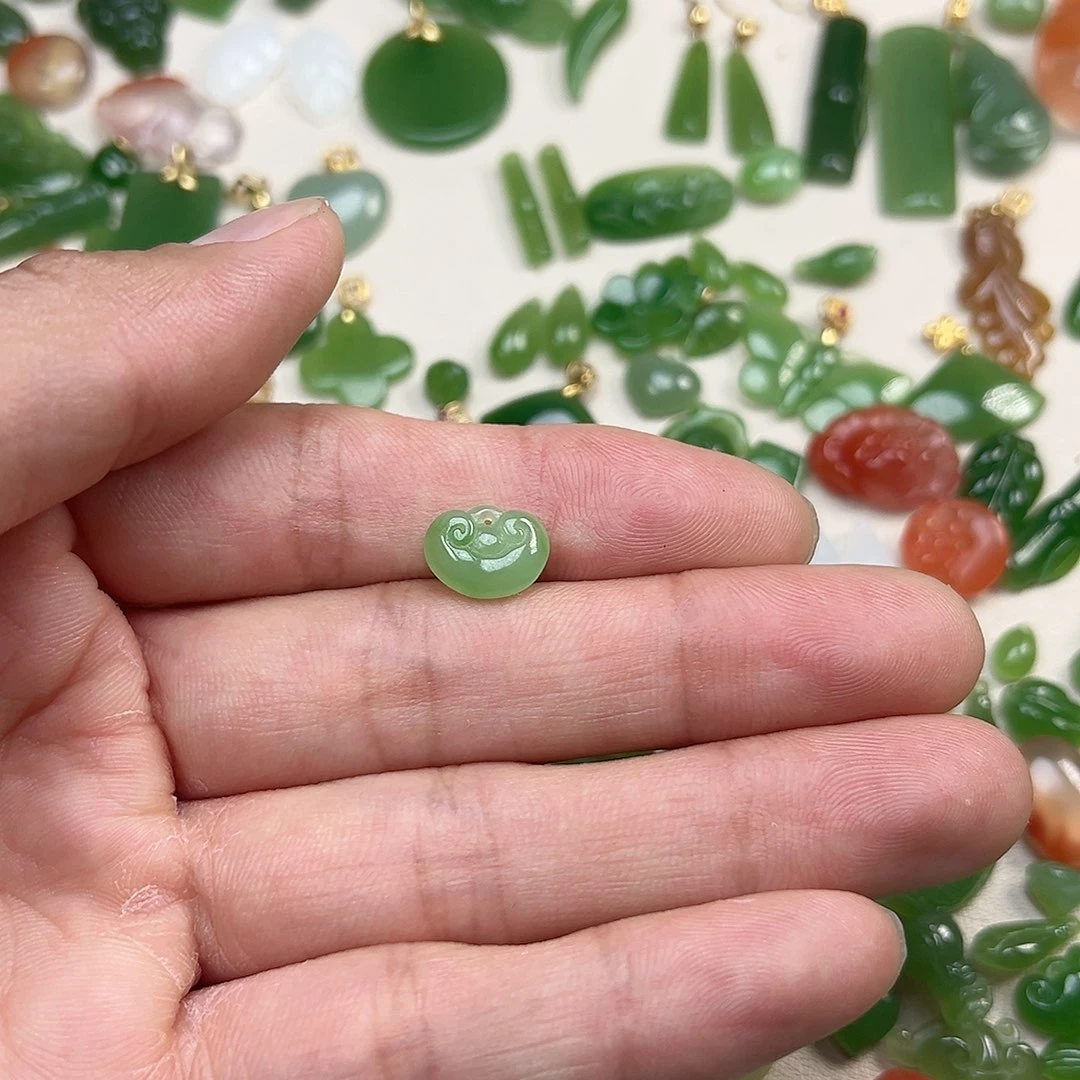 *****和田玉（碧玉）未镶嵌珠宝奇石